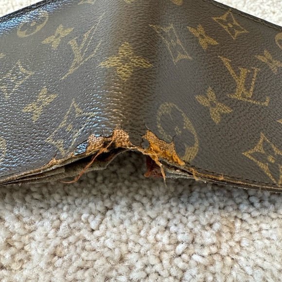 Louis Vuitton Monogram Marco Bi Fold Men’s Wallet - Picture 3 of 11